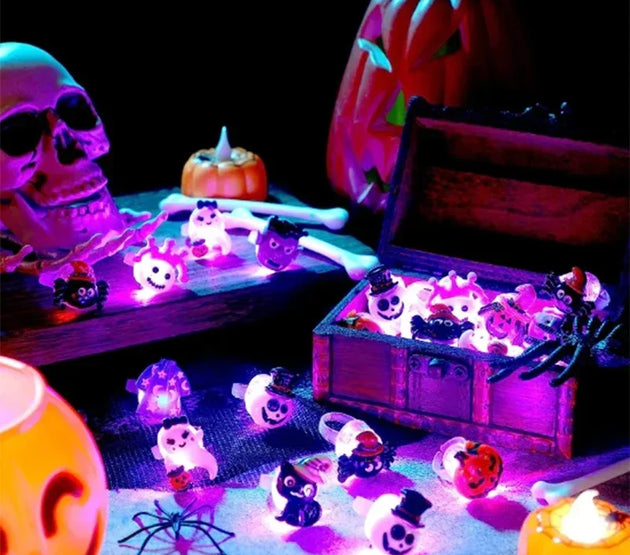 LED Luminous Halloween Rings Creative Pumpkin Ghost Skull Glowing in Dark Finger Rings Lights Jewelry Party Gifts