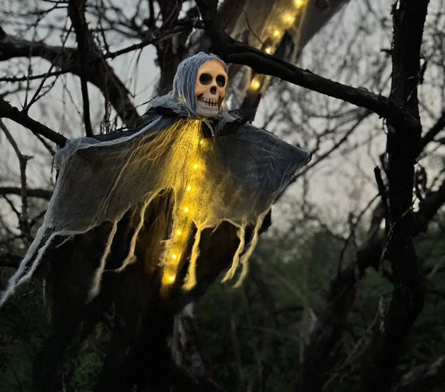 1PCS Halloween Skeleton Ghost Decoration Ghost with LED Halloween decoration LED String Lights for Outdoor Use in Gardens