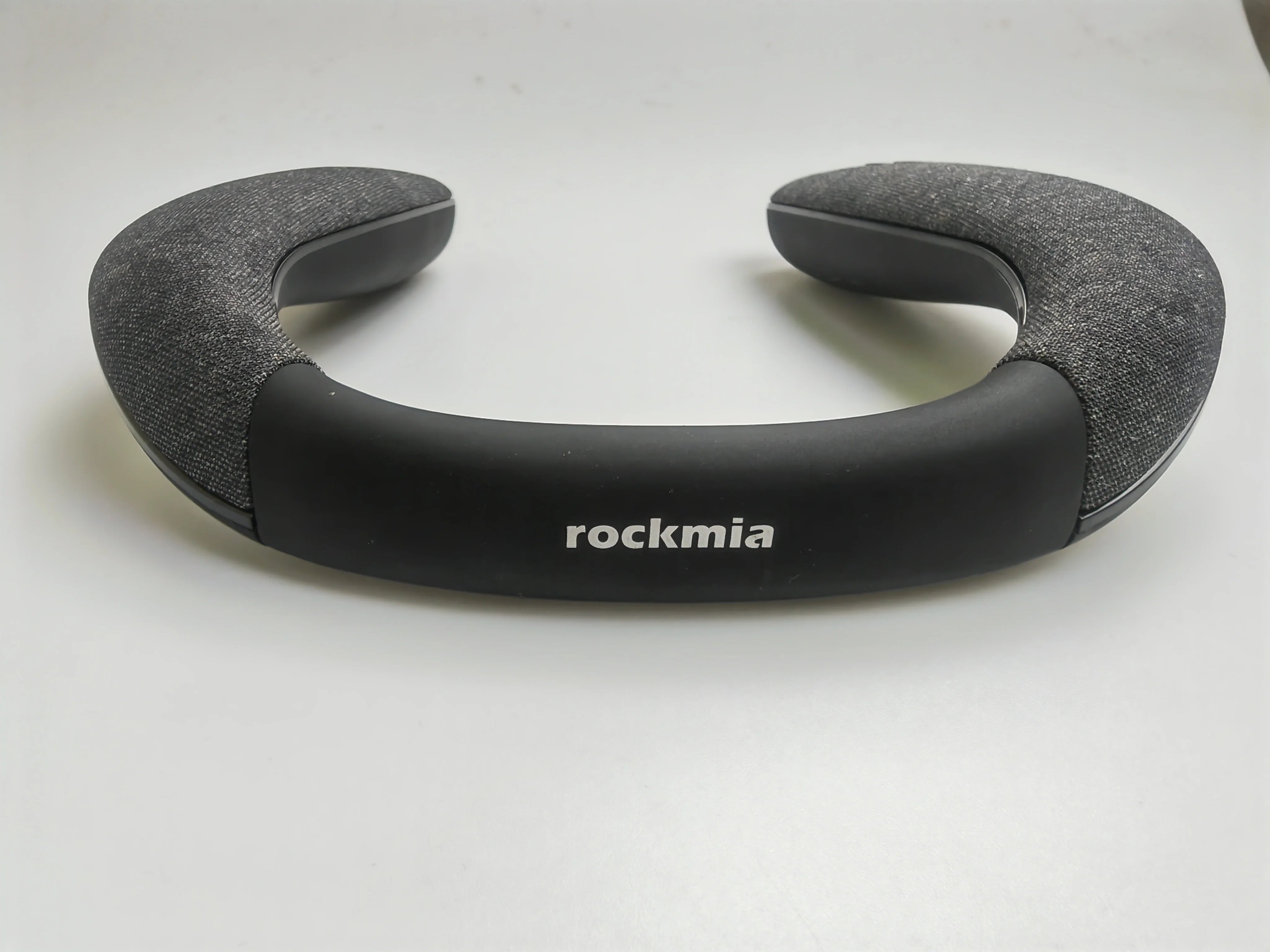 rockmia EBS-908 Wireless Bluetooth Speaker Portable Neck Wearable Surround Altavoz with Microphone Bass Neckband Speakers